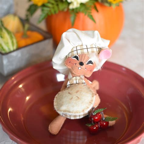 In Apple Pie Chef Mouse Annalee Dolls