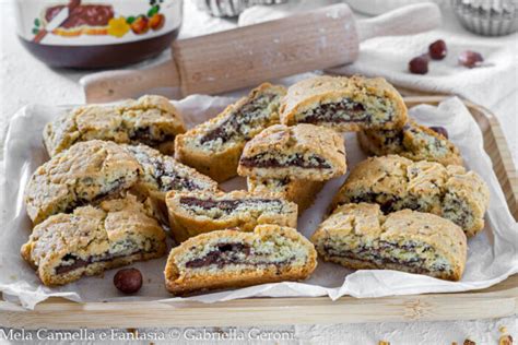 Biscotti Alla Nocciola Arrotolati E Farciti Con Nutella Golosissimi