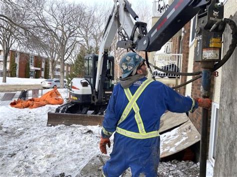 HOW TO SPOT THE EARLY SIGNS OF FOUNDATION DAMAGE DURING WINTER MONTHS