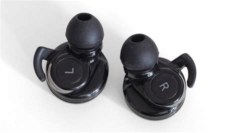 Обзор Onkyo W800BTB - лучшие беспроводные наушники с мощными басами