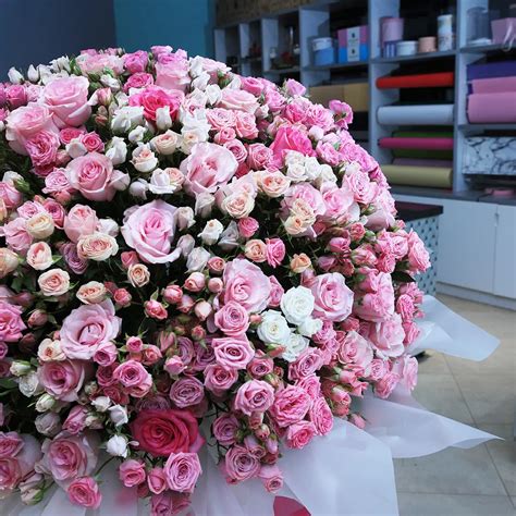 The Spectacular Spray Rose Bouquet Delivery Qatar - BTF