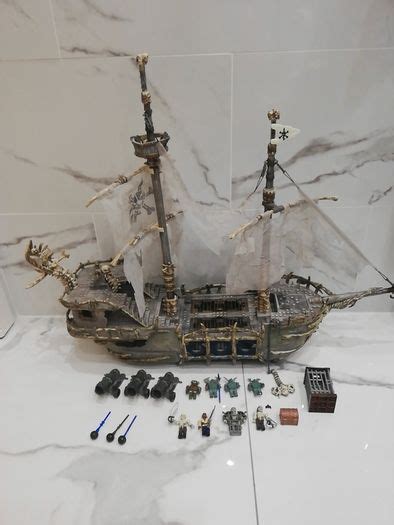 Mega Bloks Pyrates Dread Eyes Phantom Ghost Ship Pirates Of The