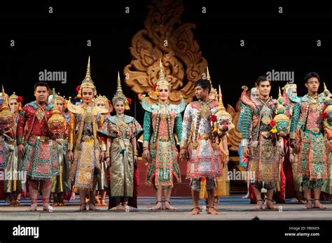 Thai classical dance performance at Salachalermkrung theater in Bangkok ...