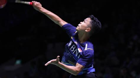 Foto Adu Cerdik Anthony Ginting Dengan Kantaphon Wangcharoen Di