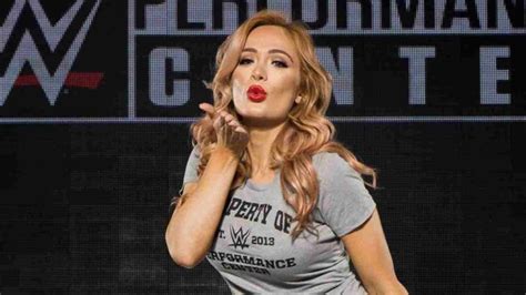 Watch Scarlett Bordeaux Stuns The Internet By Dropping A Sizzling Hot Lingerie Photo