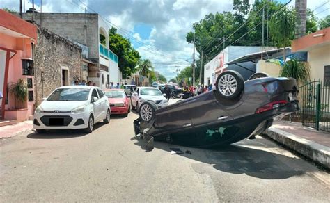 Se Registra Fuerte Accidente Con Volcadura En Valladolid