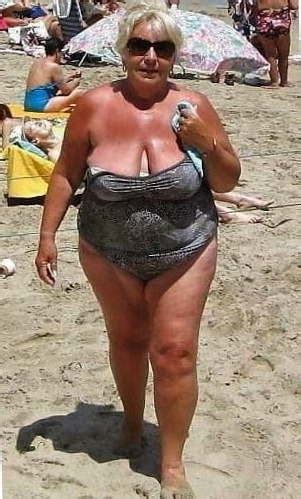 Bbw Matures And Grannies At The Beach