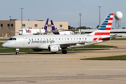 N106HQ American Eagle Embraer ERJ 175LR ERJ 170 200 LR