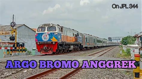 ARGO BROMO ANGGREK DENGAN 2 LIVERY YANG BERBEDA Hunting Kereta Api Di