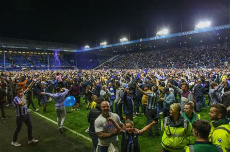 The Best Sheffield Wednesday Supporters And Players Celebration