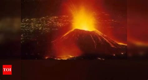 Thousands flee Goma city in DR Congo after volcano erupts - Times of India