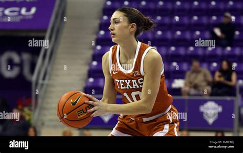 Texas Guard Shay Holle 10 Plays In The First Half Against Tcu During