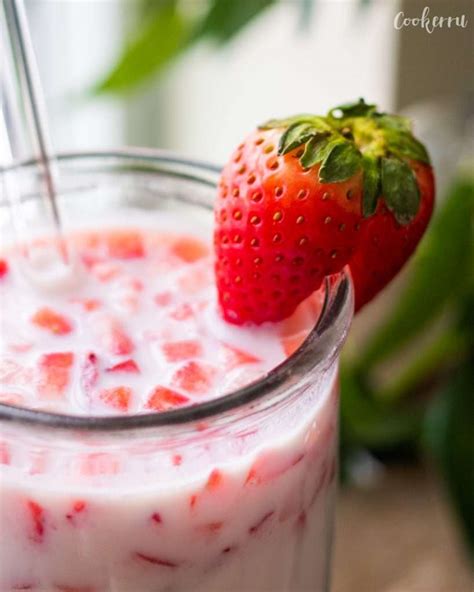 3 Ingredient Korean Strawberry Milk Cookerru