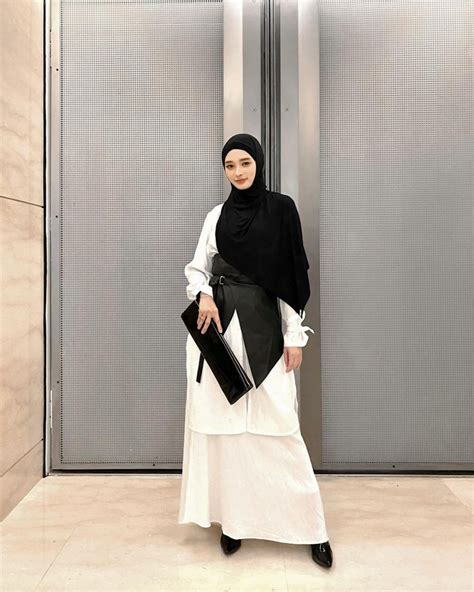 8 Ide Styling Outfit Hijab Yang Classy Elegan Dan Inspirati