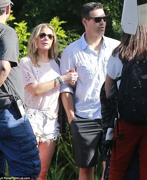 LeAnn Rimes Chows Down On A Sandwich While Sporting Brown Patterned Bikini In Hawaii Daily