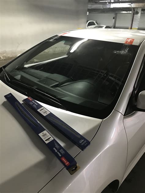 Замена лобового стекла — Toyota Camry (XV50), 2,5 л, 2014 года ...