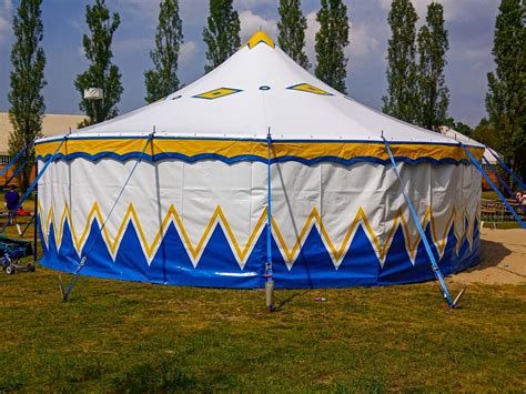 Circus Tent 10 m round – 75 sq.m - Rent circus tents with circus ...