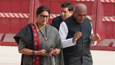 smriti irani arrives  rajasthan  daughters wedding latest news