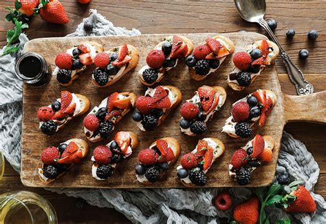 Fresh Berry And Goat Cheese Bruschetta Heinen S Grocery Store