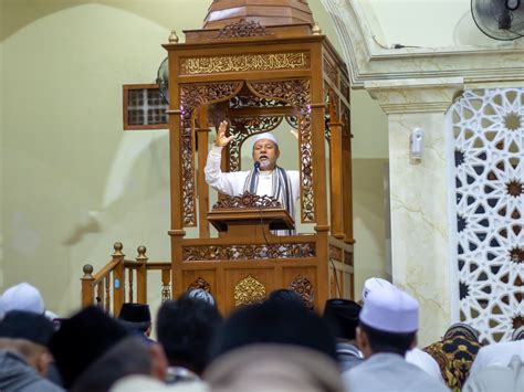 Habib Husein Al Attas Sampaikan Pesan Persatuan Umat Dalam Kuliah Subuh