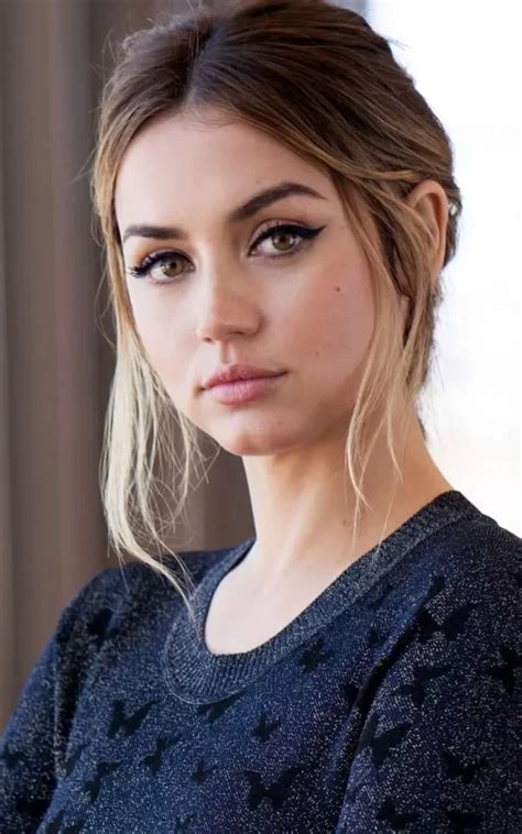 50 Ana De Armas Hot And Sexy Bikini Pictures Inbloon