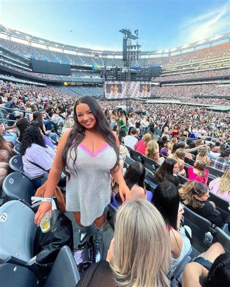 Jenn M Theaspencowgirl U Nude Leaks OnlyFans OnlyFans Fapellino