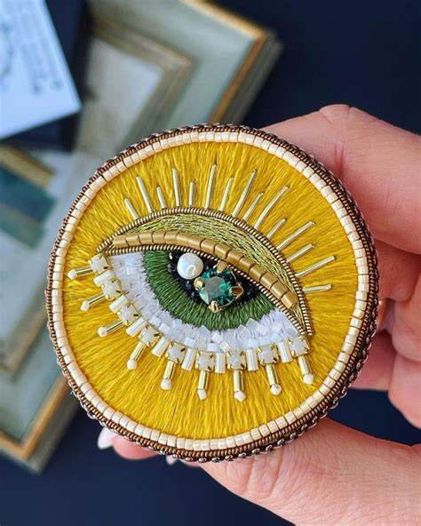 Брошь ️Вышивка ️Броши ️Украшения on Instagram: "Брошь Магическое Око ...