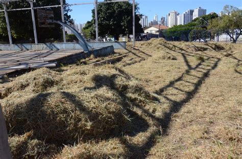 Governo retoma obras na Praça de Esportes do Setor Pedro Ludovico