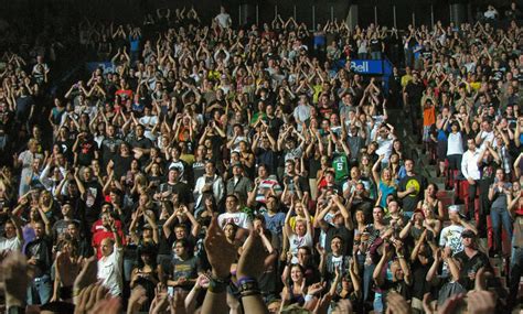 Green Day Concert Crowd - Put Your Hands Up For Green Day | Flickr ...