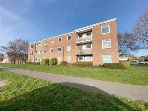 2 Bedroom Flat For Sale In Stonehurst Road Worthing Bn13