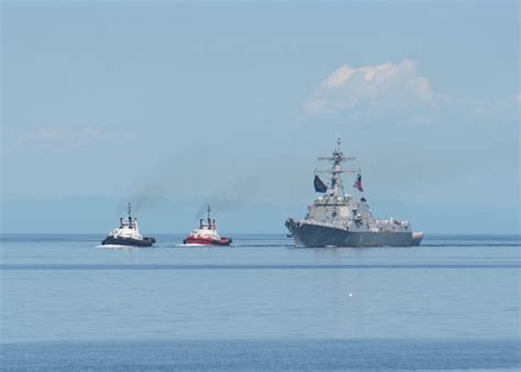 DVIDS - Images - USS Momsen Arrives in Port Angeles [Image 2 of 7]