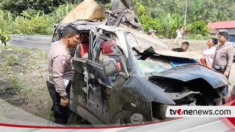 Dua Pemudik Tewas Dalam Kecelakaan Maut Di Jalan Lintas Sumatera 11