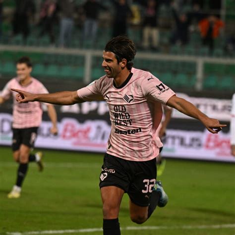 Palermo La Carica Di Ceccaroni Col Bari La Nostra Miglior Partita