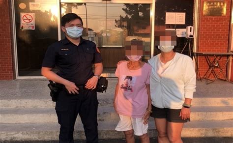 觀傳媒 雲嘉南新聞 斗六失智老婦「愛心手鍊」立大功 警方迅速協助找到回家路