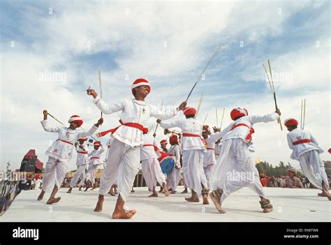 Madhya Pradesh Folk Dance Hi Res Stock Photography And Images Alamy