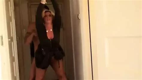 Gefesselte Ehefrau Mit Verbundenen Augen Zum Sex Mit Fremden Ausgetrickst Xhamster