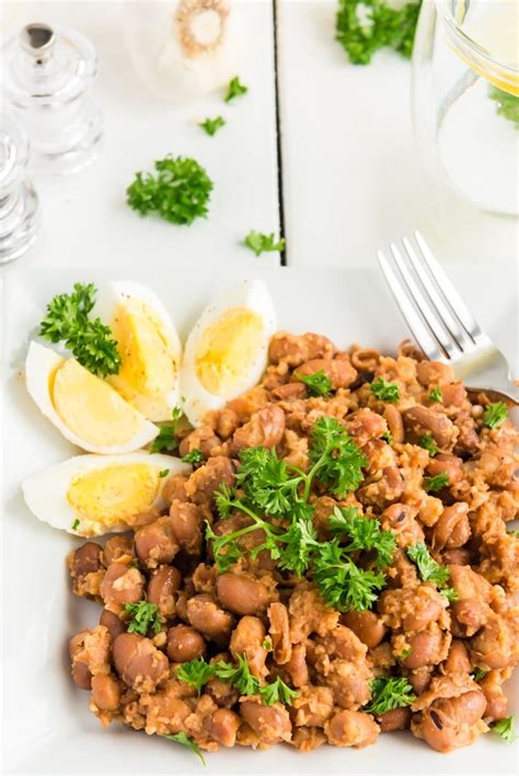 ful medames stewed fava beans national dish  egypt platter talk