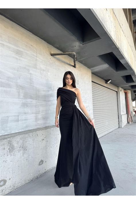 Secret Passion Lingerie Esnek Krep Kumaş Yırtmaç Detaylı Kruvaze Yaka Uzun Kollu Siyah Abiye