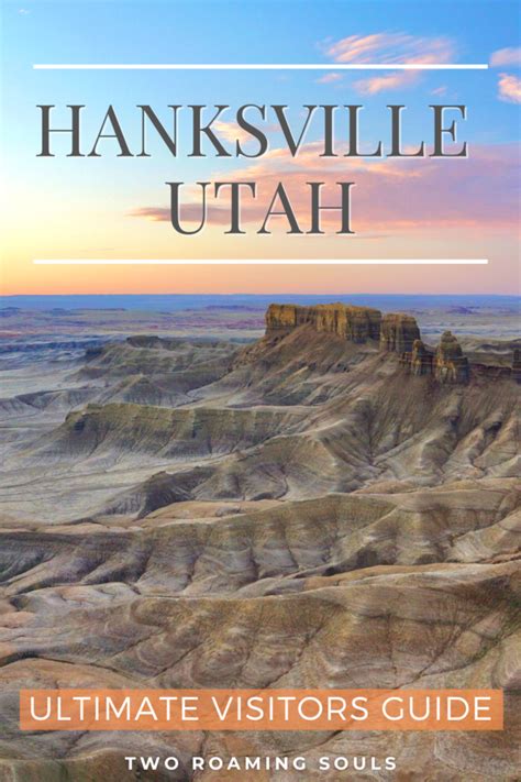 Hanksville Utah Guide (Best Hikes, Viewpoints & Hotels) - Two Roaming Souls