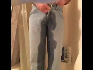 裤子撒尿和射精 Pornhub Gay