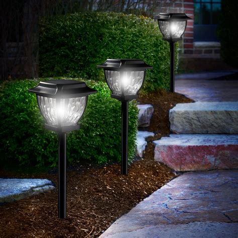 The Best Solar Walkway Lights - Hammacher Schlemmer