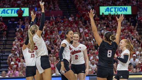 Harper Murray Propels Nebraska Volleyball To 25th Straight Home Win