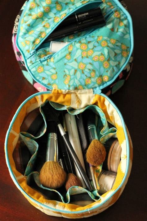 How To Make Up A Diy Makeup Bag Artofit