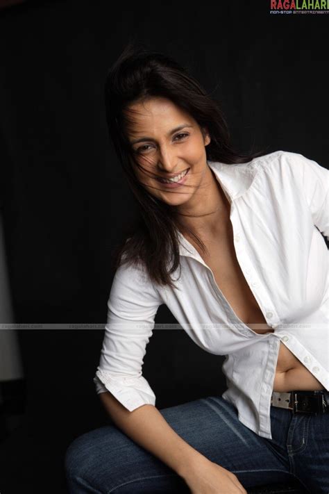 Beautiful Naked Women Wallpapers