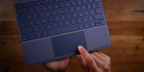 Review Logitech Combo Touch Keyboard Case With Trackpad For Ipad 7