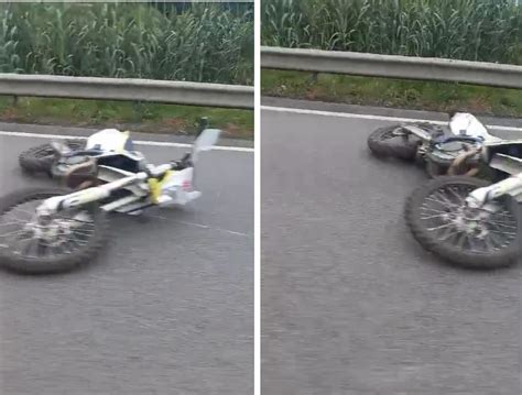 Terribile Scontro Tra Auto E Moto Sulla Provinciale Grave Un Centauro