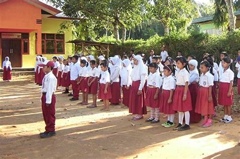 Filosofi Warna Seragam Sekolah