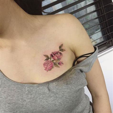 Best Chest Tattoos For Women In Dezayno