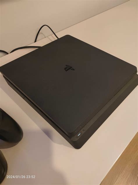 PS4 Slim 1TB impecável comando original Charneca De Caparica E