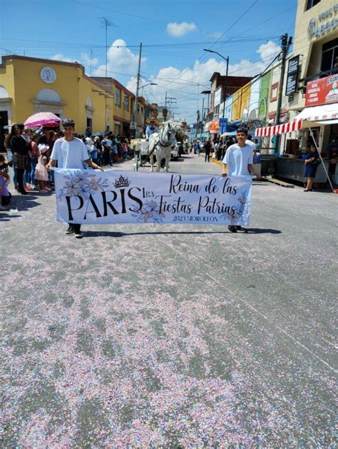 FOTOS Con colorido desfile celebran 213 años de independencia de